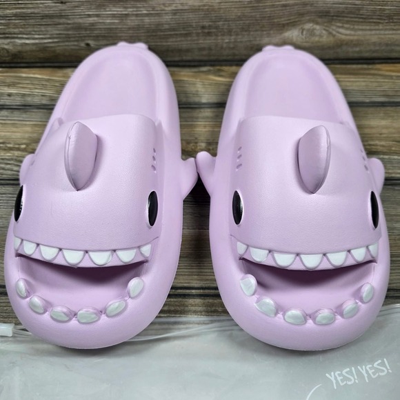 Cloud Slides Shark Slippers Sandals Lilac Funny Cartoon Shoes 40/41 - Picture 1 of 8